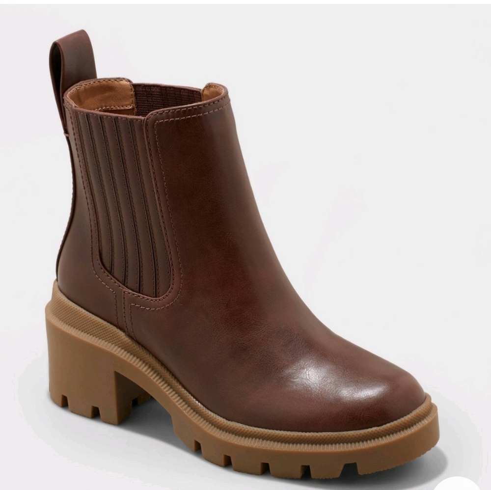 Universal Thread Naya Boots